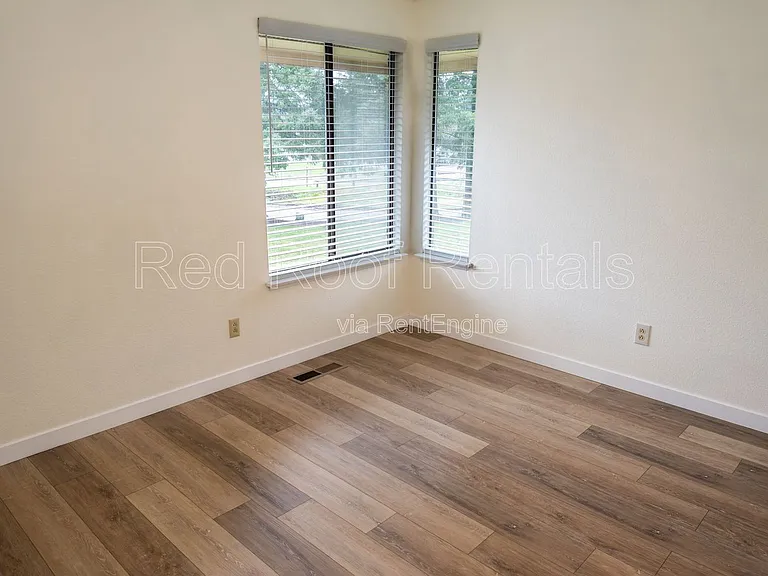 1418 Tule Lake Dr S — Photo 24