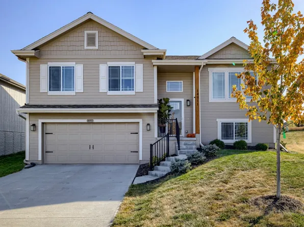14911 Leeman Cr, Bennington, NE 68007
