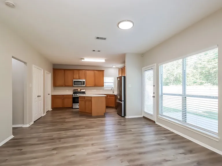 1089 Shadow Glenn Dr — Photo 6
