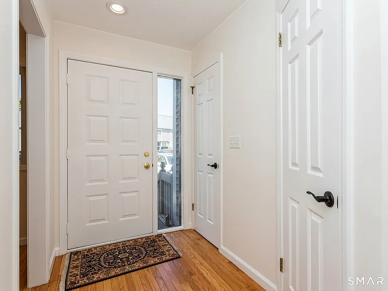 33 Strathmore Ln #33 — Photo 9