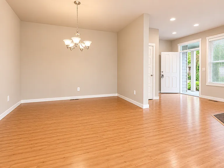 7214 Hayworth Ave NE — Photo 5