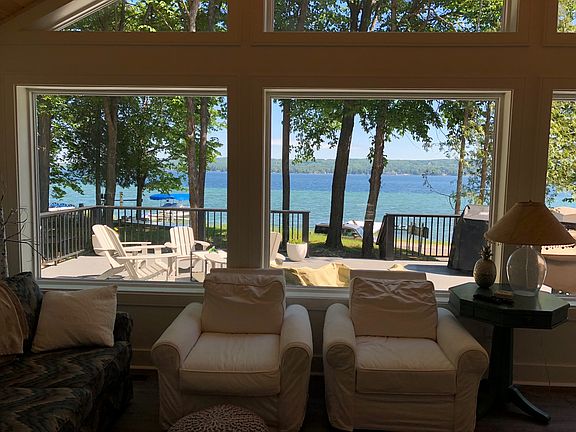 2nd image of 1337 Lakeshore Dr