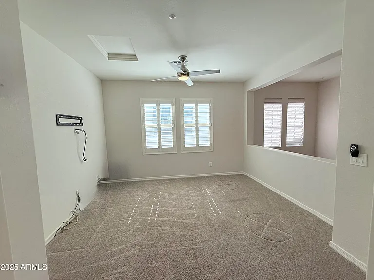 2366 W Gloria Ln — Photo 26