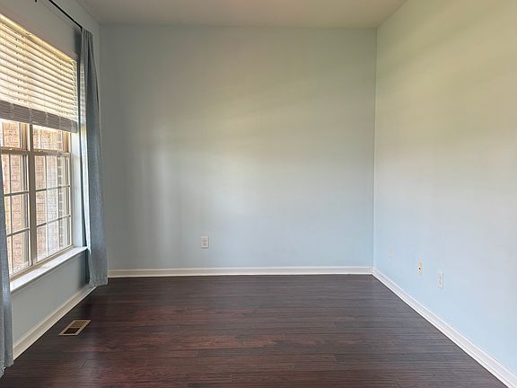 3rd image of 107 Read Tavern Rd