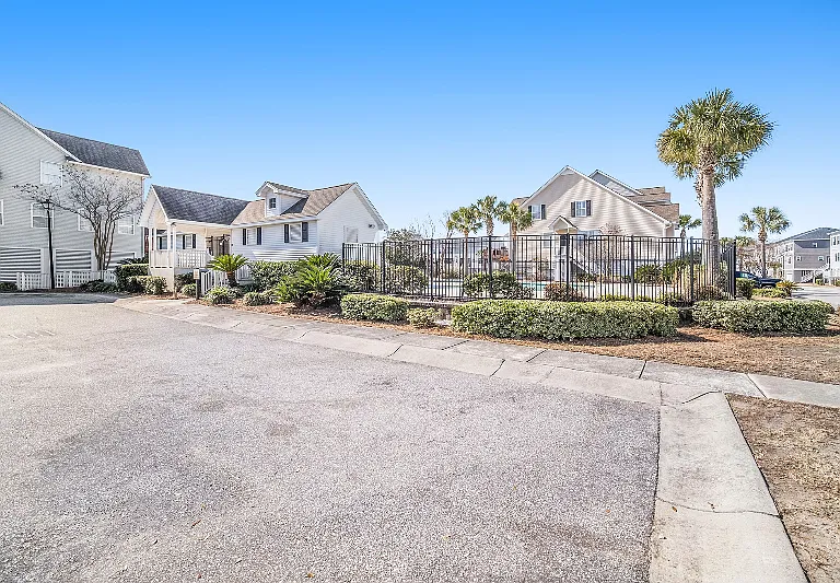 318 Lanyard St — Photo 1