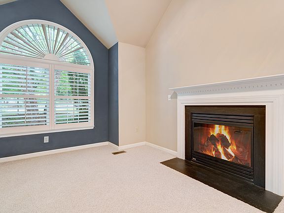 Gas-log FP in living room