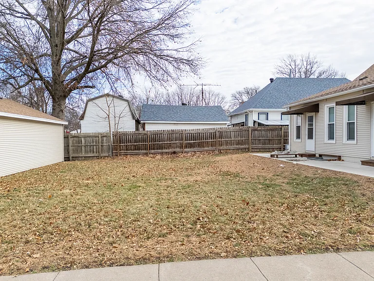 6602 Ballard Ave — Photo 3