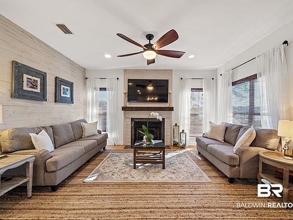 4th image of 9367 Bayside Dr