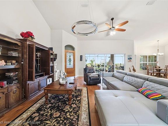 3rd image of 1101 Lakeside Way
