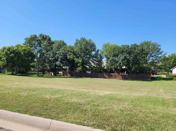 3119 Elwell Dr, Winfield, KS 67156