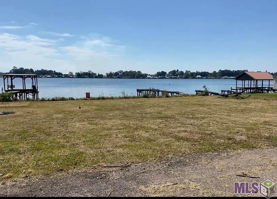 2nd image of 6661 Two Island Rd #C