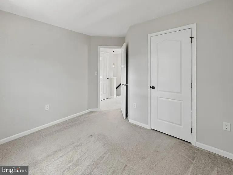 1107 Oak View Dr — Photo 24