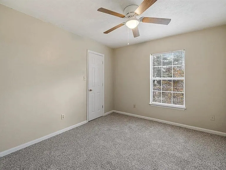 1346 Hancock St #B — Photo 18