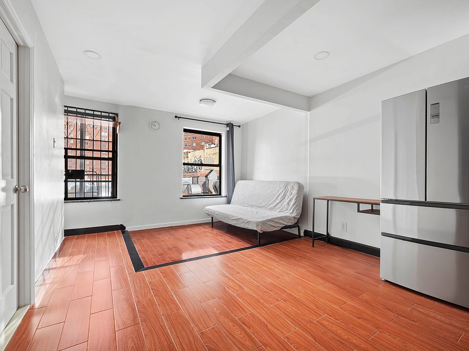 1st image of 40 E Broadway APT 5