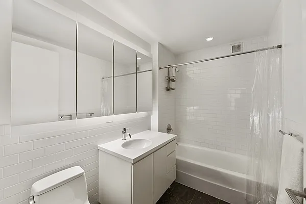 Rented by Nest Seekers International | media 38