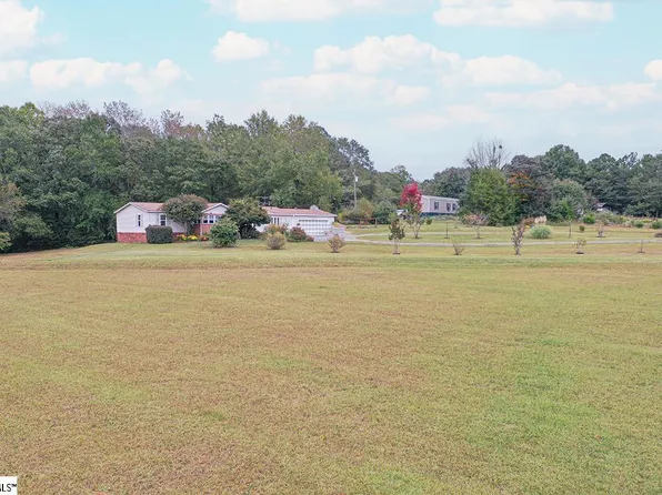 1110 Miller Rd, Hodges, SC 29653