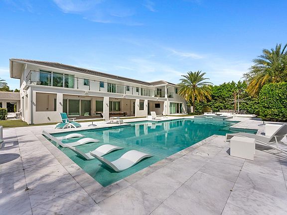 4th image of 17552 Fieldbrook Circle E