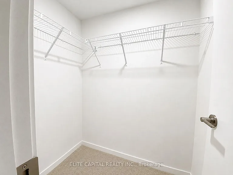 100 Honeycrisp Cres #Townhouse 351 — Photo 9