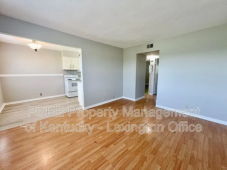 1517 Steadmantown Ln #1-4 — Photo 2