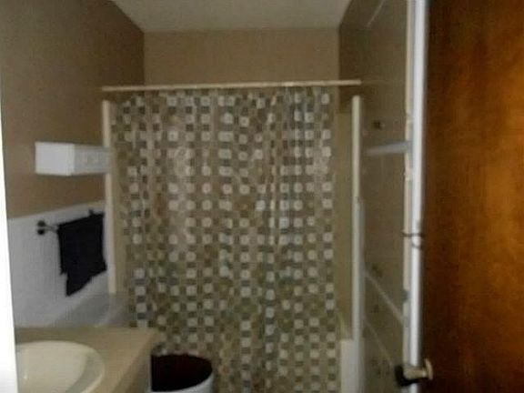 5th image of 4300 Mimosa Dr