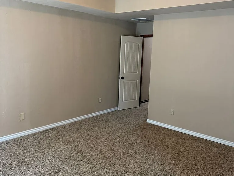 10924 SW 30th Ter — Photo 13
