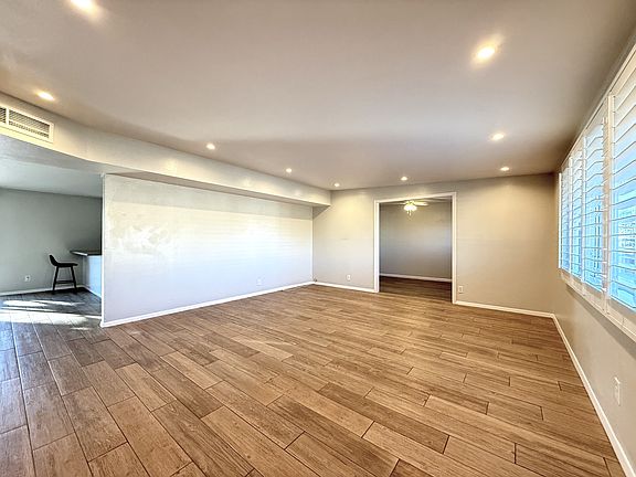 5th image of 10180 Saigon Dr