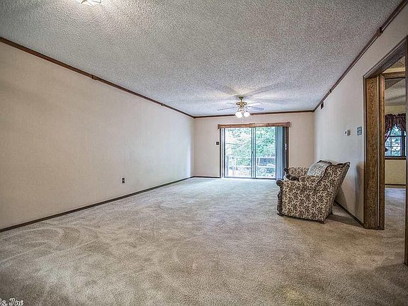 5th image of 109 Indian Hills St