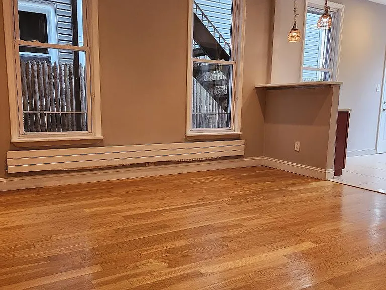 54 Hausman St #1A — Photo 4
