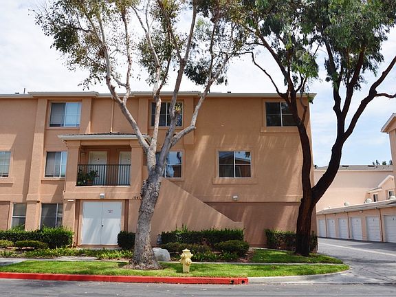 3rd image of 1041 Harbor Heights Dr Unit A
