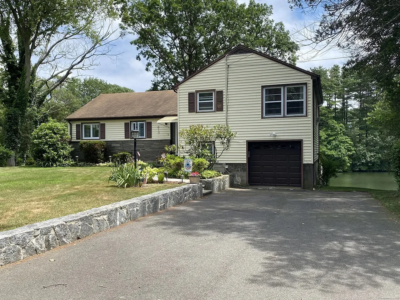 4 bed, 1.5 bath, 2085 sqft, $3,500 — Photo 1