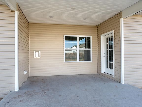 SH-28 Pinehurst Exterior-Covered Lanai