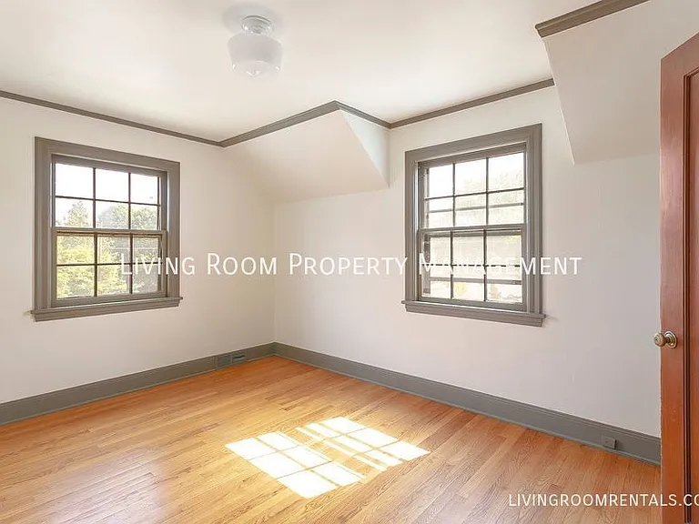 6445 N Williams Ave — Photo 8