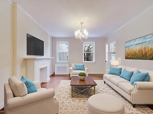 220 West 16th Street image 1 of 7