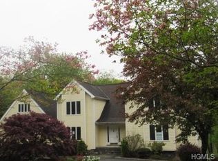 24 Bretton Rdg, Mount Kisco, NY 10549