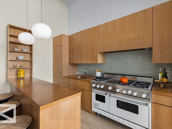 5th image of 175 Broadway #2B