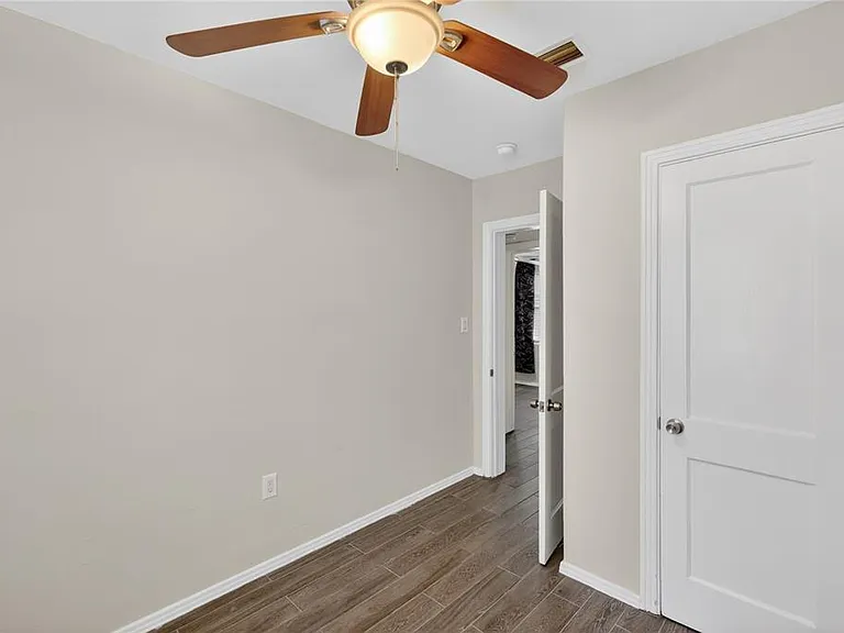706 Mission Dr — Photo 30