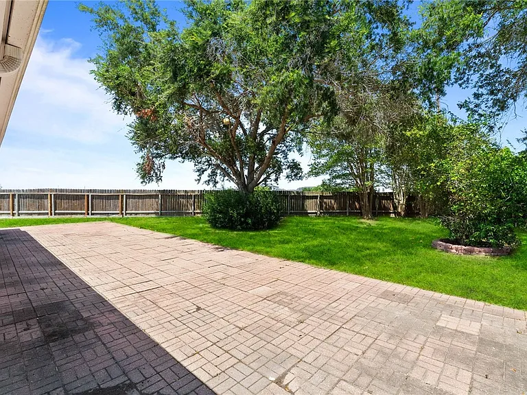 6234 Jessica Dr — Photo 18