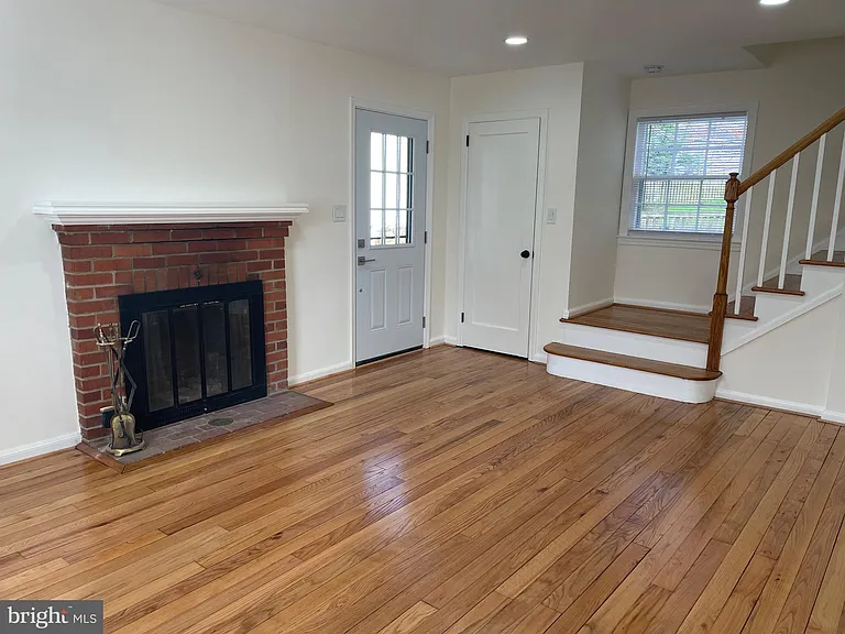 2924 Marshall St — Photo 11