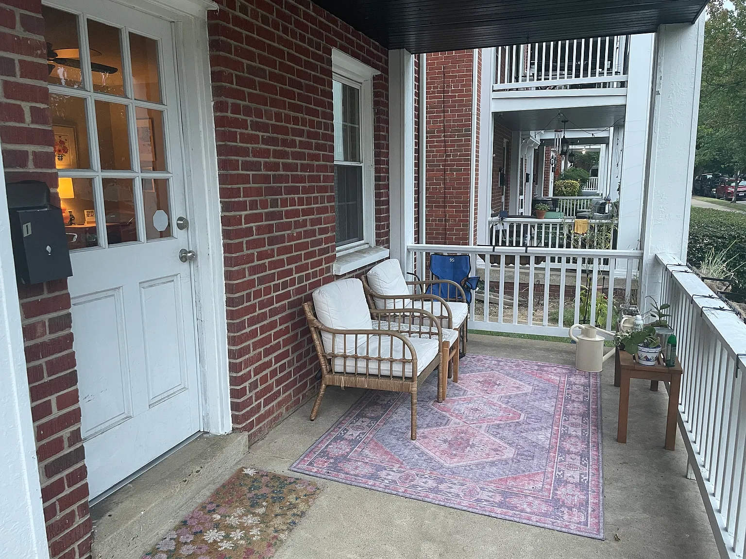 2 bed, 900 sqft, $1,800 — Photo 2