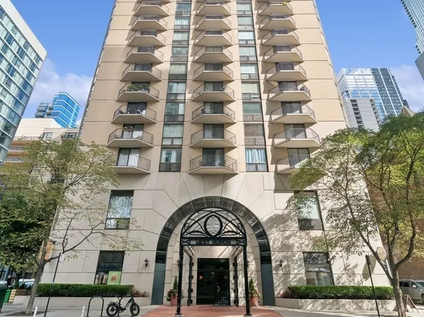 70 W Huron St APT 1502, Chicago, IL 60654