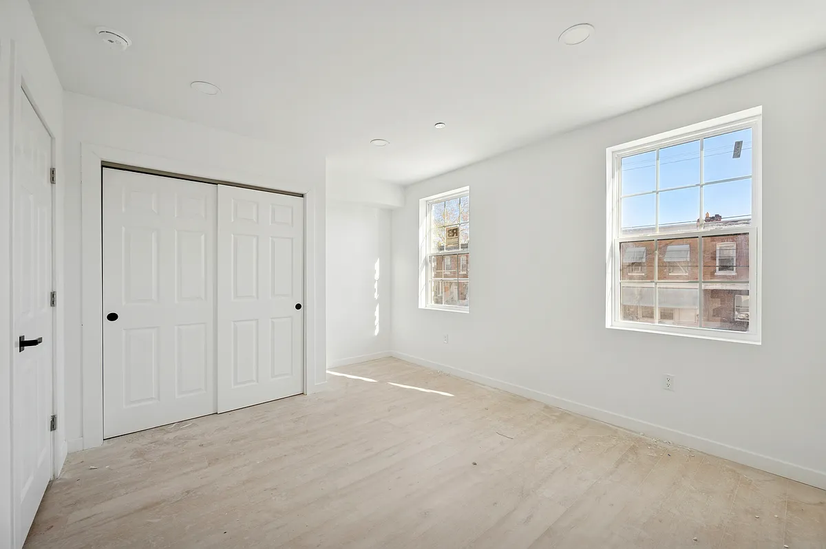 Building Photo - 5530 Boyer St #2
