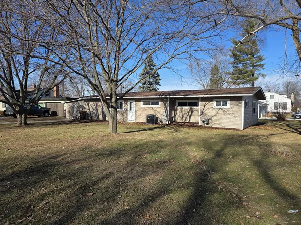 421 E Franklin St, Rockton, IL 61072