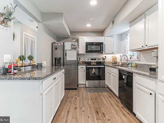 3rd image of 5614 Carvel St