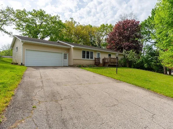 649 Oakwood Dr, Durand, WI 54736