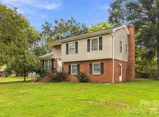 2711 Johnny Reb Ln, Charlotte, NC 28273