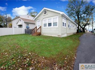 344 Shoreland Cir, Laurence Harbor, NJ