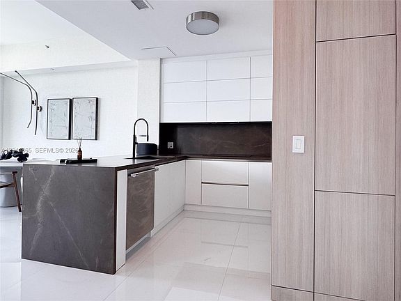 5th image of 950 Brickell Bay Dr APT 5608