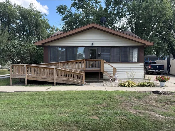 311 W 5th St, Pana, IL 62557