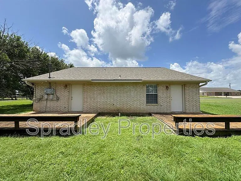 102 Lacey Lou Ln — Photo 9