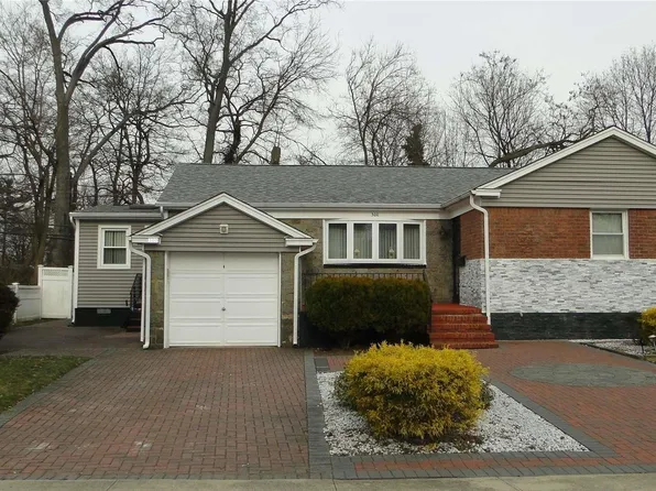 300 Arkansas Drive, Valley Stream, NY 11580